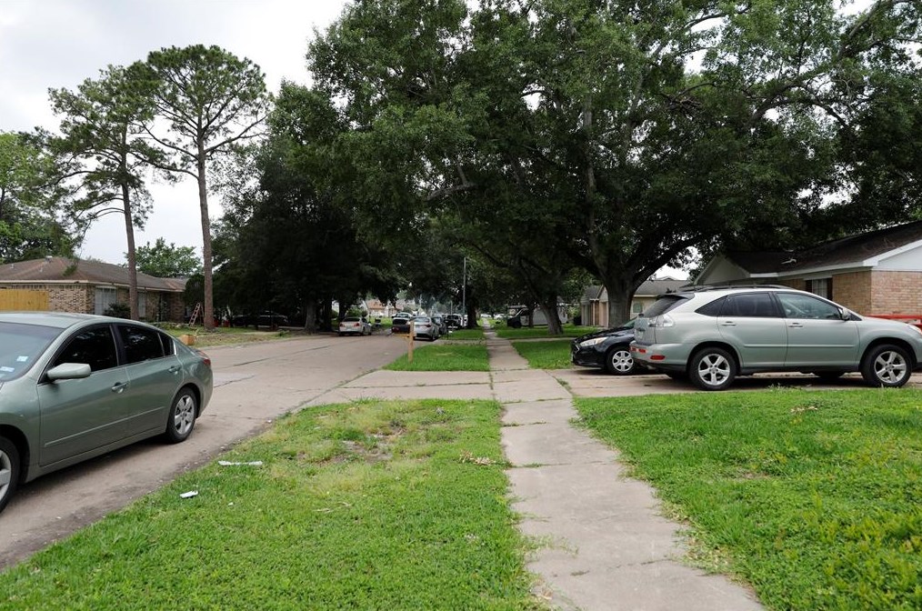 11214 Sandstone St, Houston TX  77036-6132 exterior