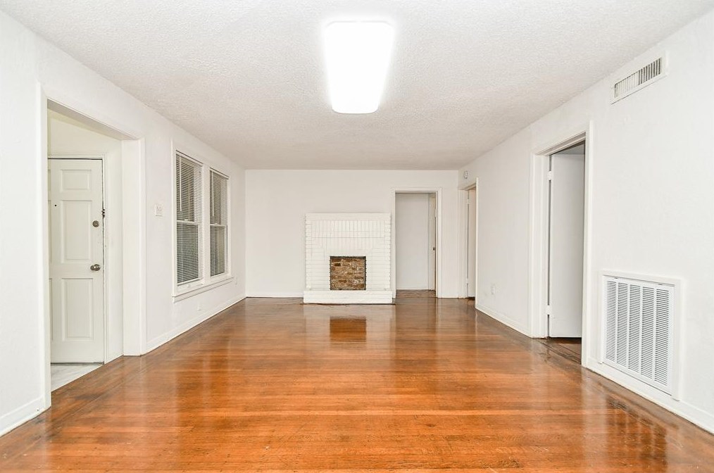 4416 Mount Vernon St, Houston, TX 77006-5814