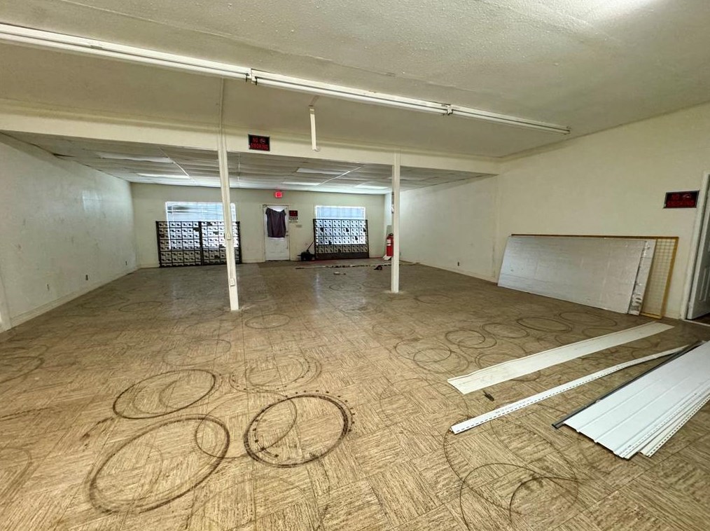 1932 Strawberry Rd, Pasadena TX 77502-3937 exterior