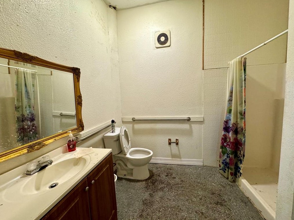 1932 Strawberry Rd, Pasadena TX 77502-3937 exterior