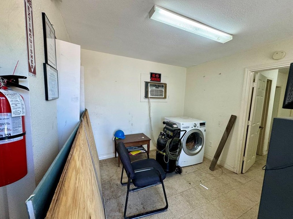 1932 Strawberry Rd, Pasadena TX 77502-3937 exterior