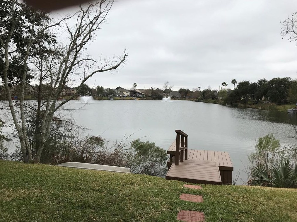 1514 Crescent Shores Ln, Taylor Lake Village, TX 77586