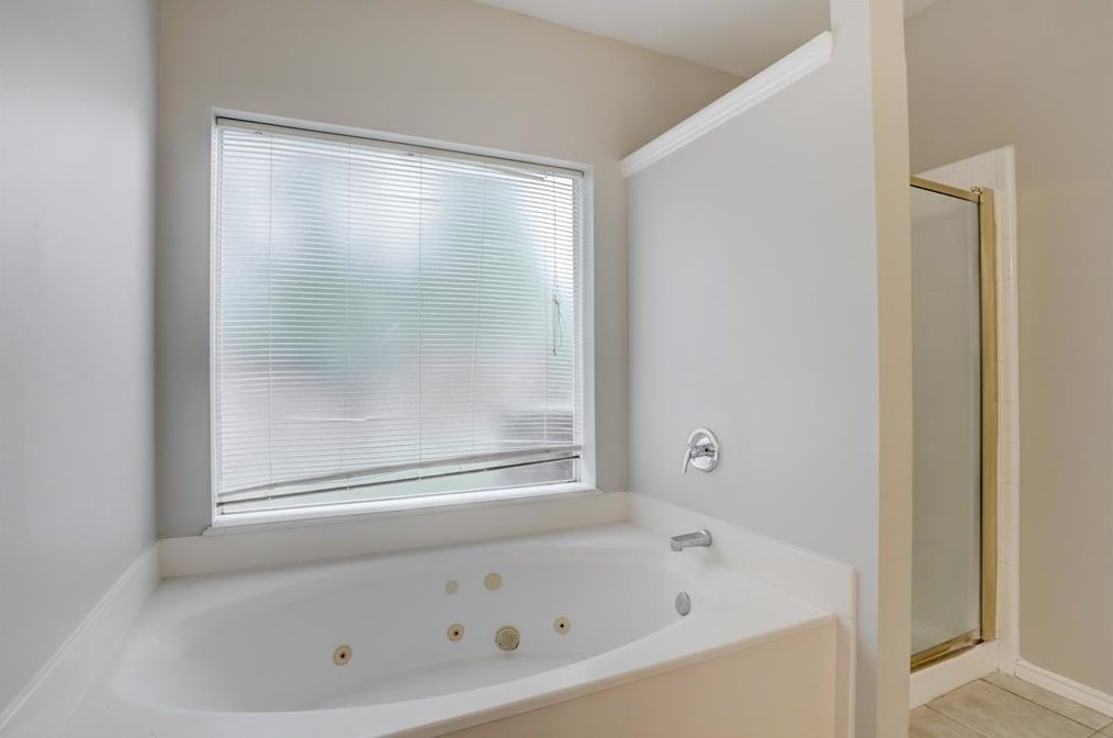 12622 Mardi Gras Dr, Houston TX  77014-2483 exterior