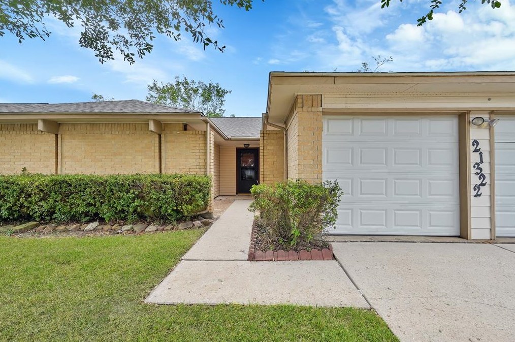 21322 Bassbrook Dr, Spring, TX 77388-3301