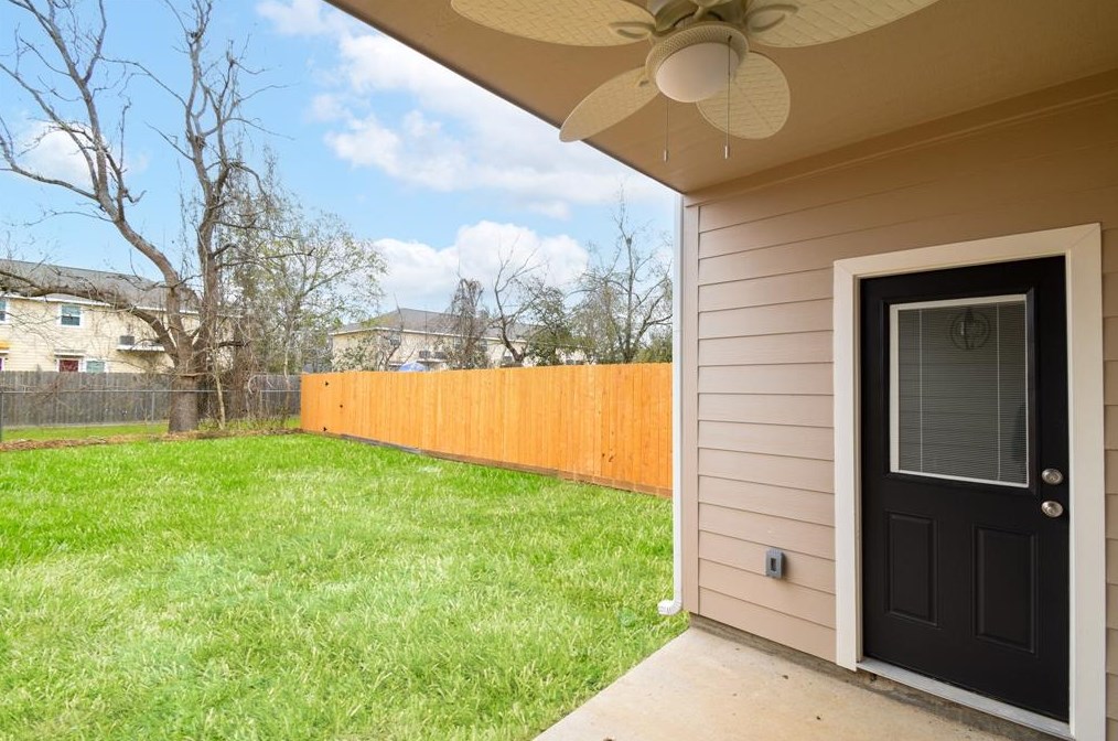 4719 19th St #c, Bacliff, TX 77518