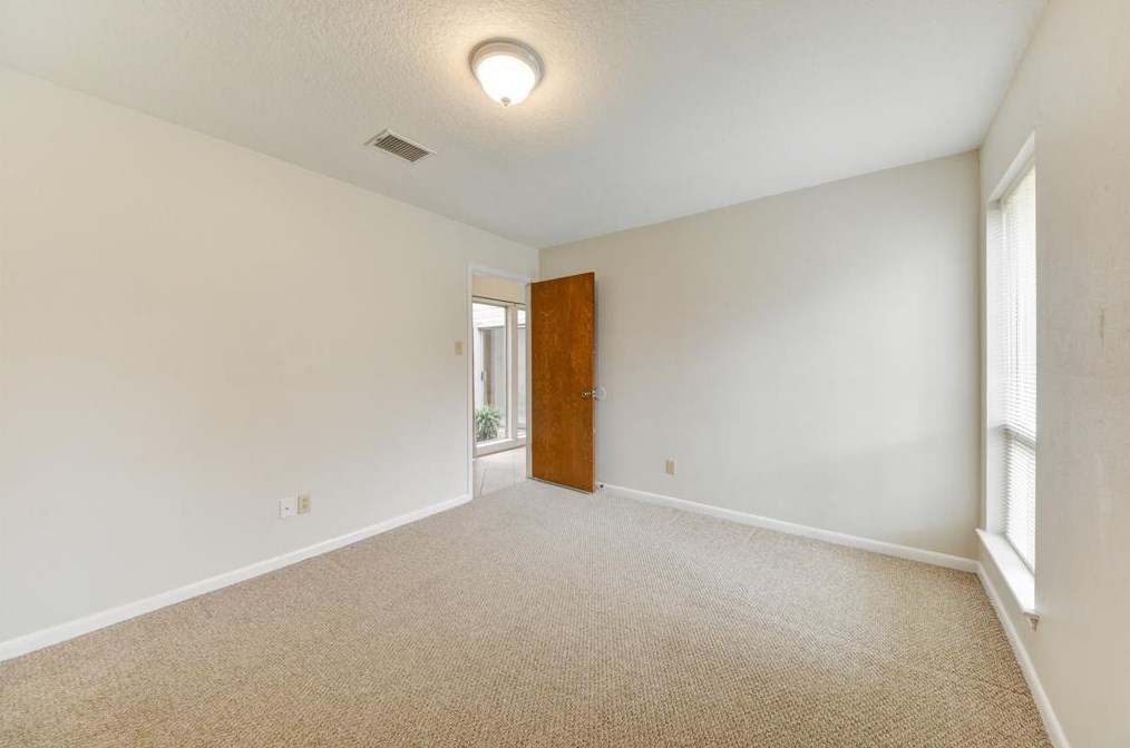 15827 Parksley Dr, Houston TX 77059-4628 exterior