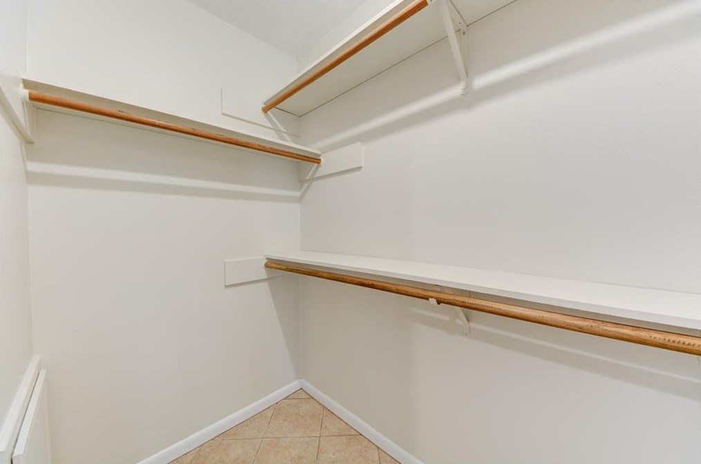 15827 Parksley Dr, Houston TX 77059-4628 exterior