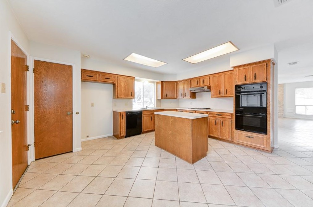 15827 Parksley Dr, Houston TX 77059-4628 exterior