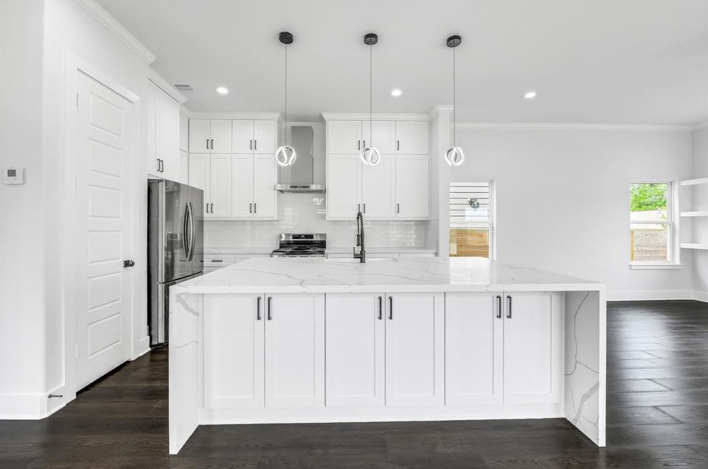 733 40th St, Houston TX  77022-4736 exterior