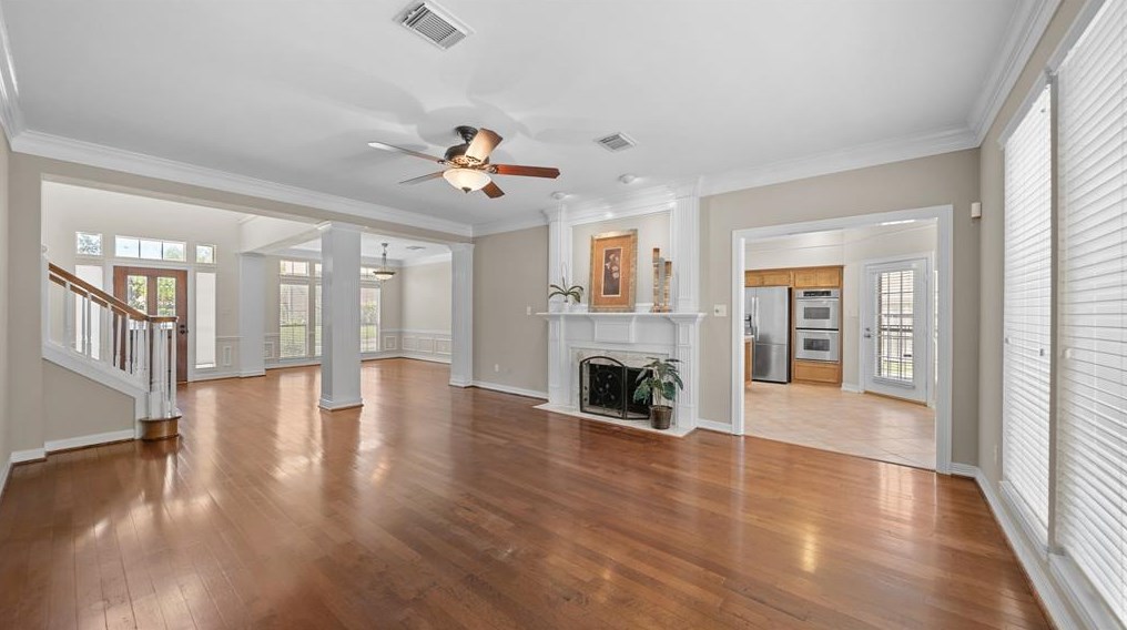 3914 Raven River Dr, Houston, TX 77059-5560