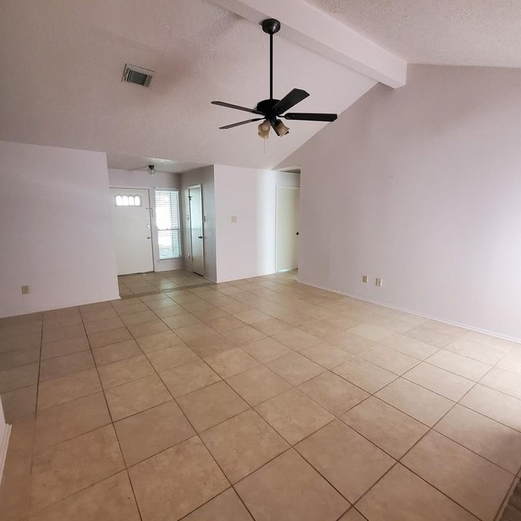 5613 Countryaire St, League City, TX 77573