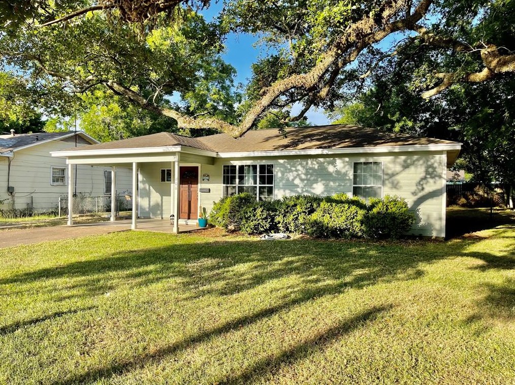 606 Missouri St, Ames, TX 77575-4622