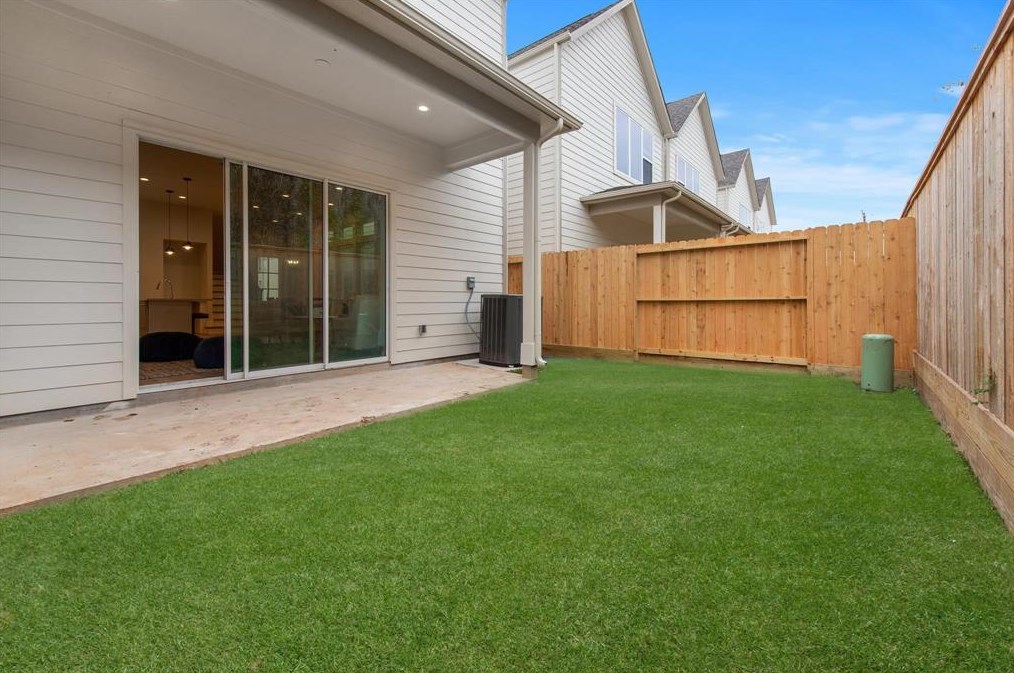 114 Everton St, Houston TX  77003-2502 exterior