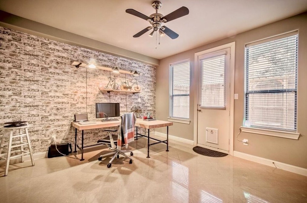 2821 Sherwin St, Houston, TX 77007-2833