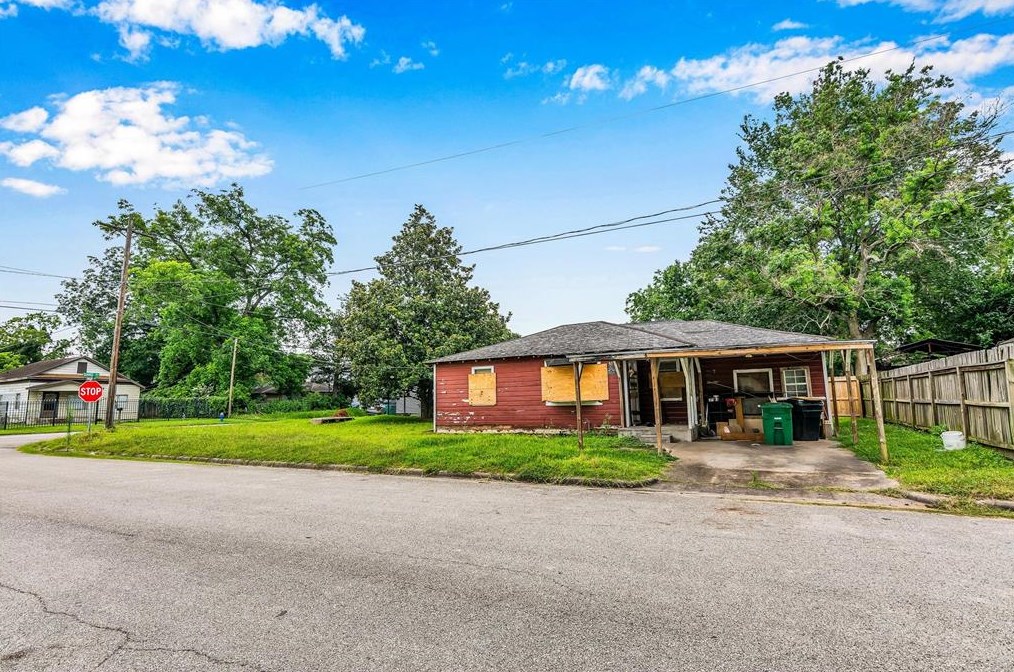 1214 English St, Houston TX  77009-2131 exterior