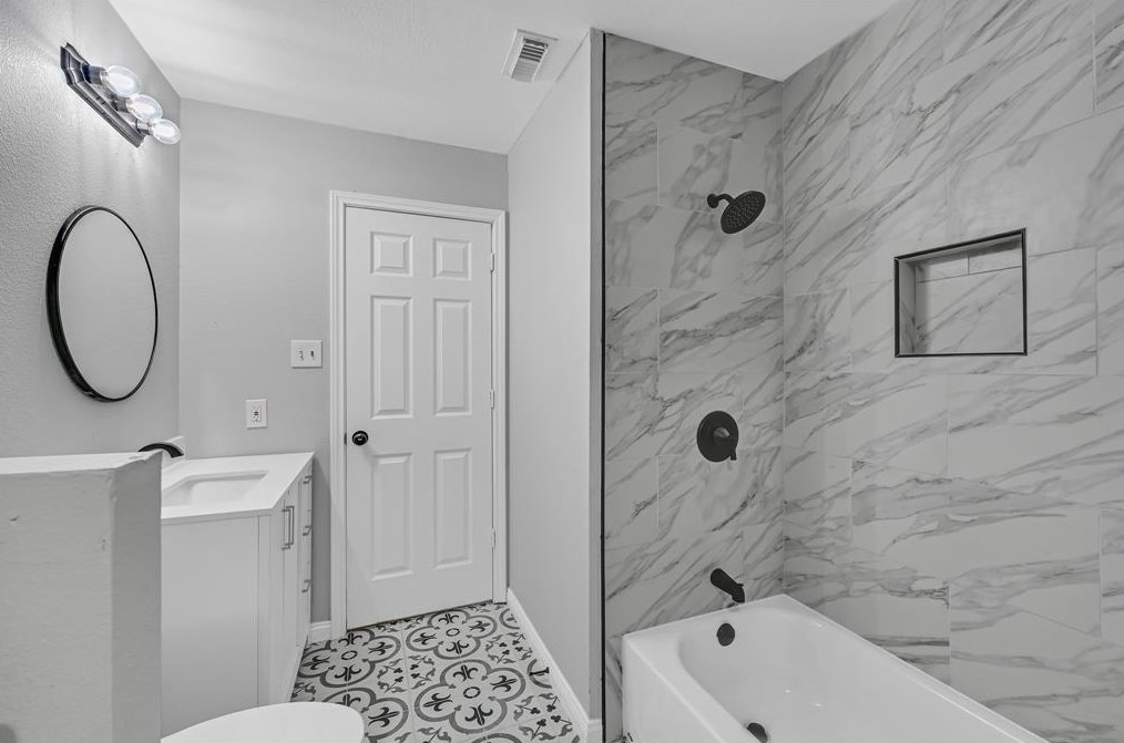 4726 Callery Crk Dr, Houston TX  77053-3118 exterior