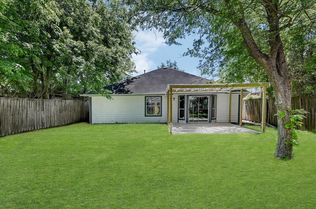 4726 Callery Crk Dr, Houston TX  77053-3118 exterior