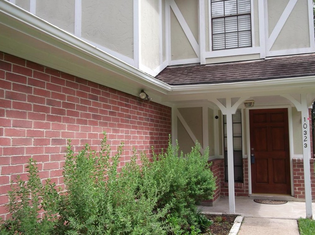 10323 Brickyard Ct, Houston, TX 77041-7837