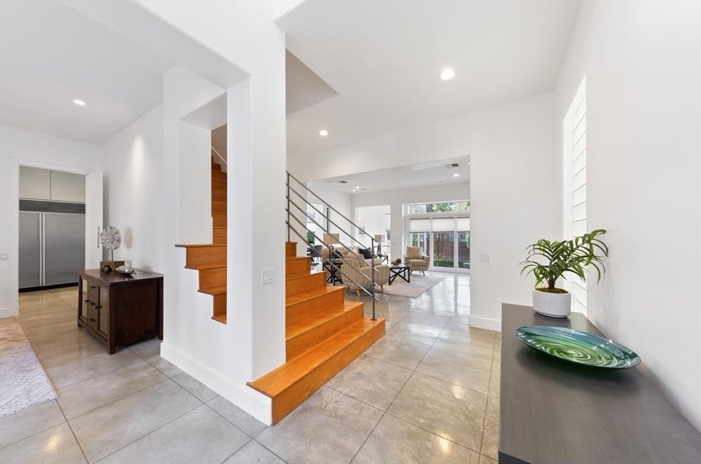 1343 Winrock Blvd, Houston, TX 77057