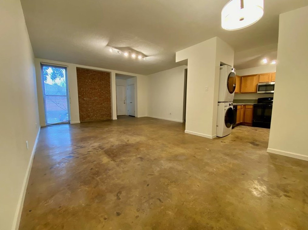 1112 W Lawrence Street W #11, Houston, TX 77008