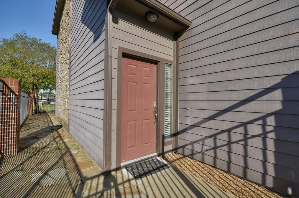 2358 Bermuda Shores Dr, Missouri City TX  77459-2141 exterior