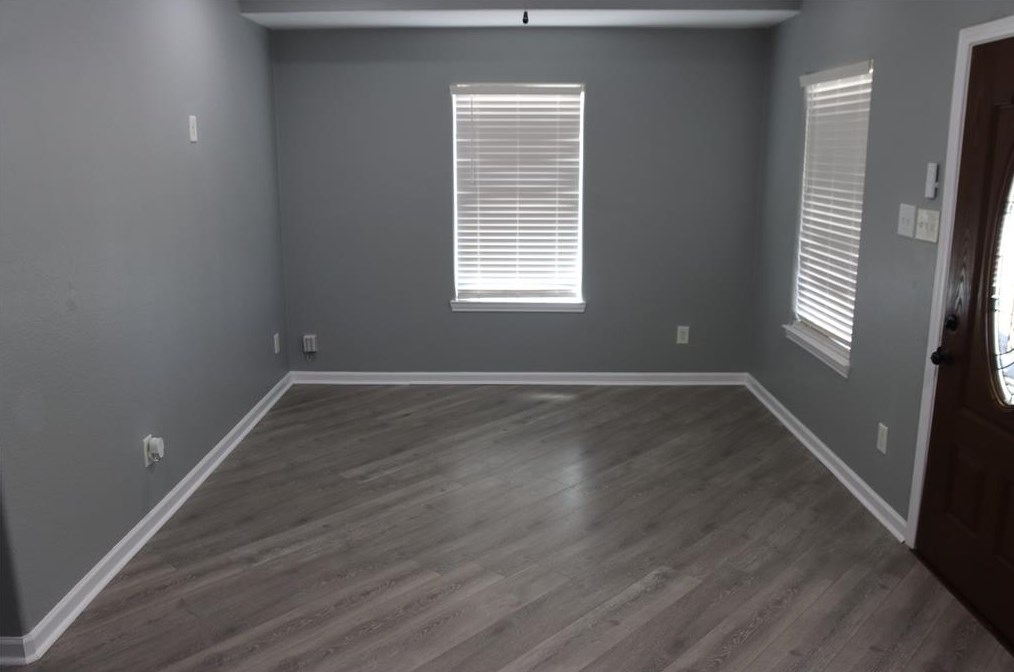 1422 32nd 1/2 St, Houston, TX 77022-5316