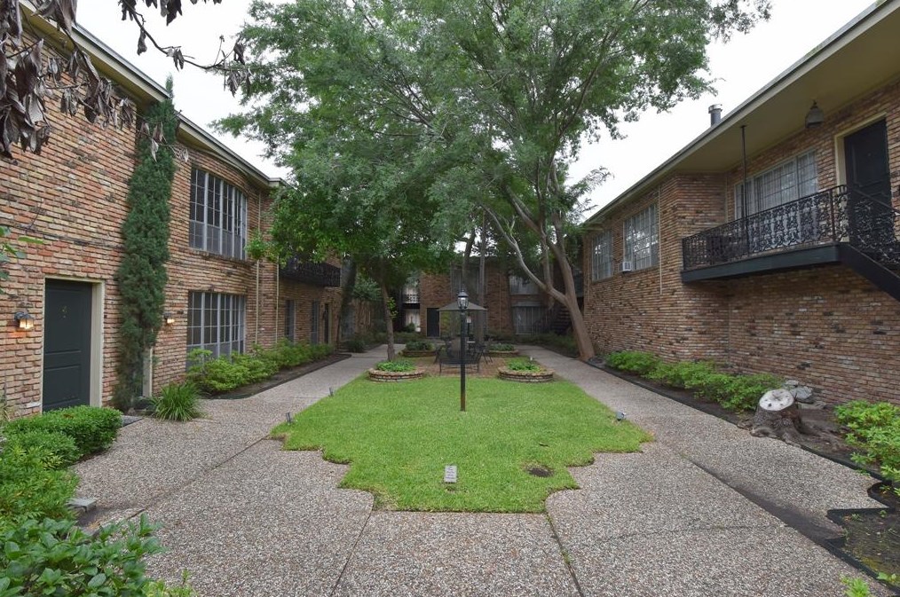 2503 Mccue Rd Apt 8, Houston, TX 77056