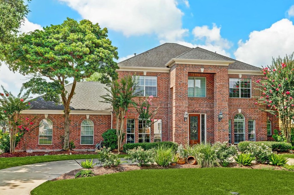 14203 Cloud Cliff Ln, Houston TX  77077-1784 exterior