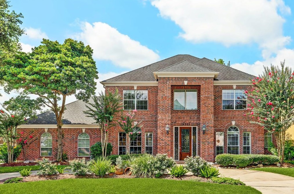 14203 Cloud Cliff Ln, Houston, TX 77077