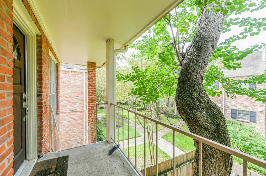 847 Wax Myrtle Ln #a, Houston, TX 77079