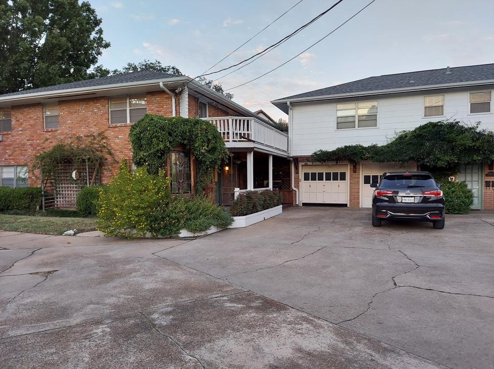 2821 1/2 Eastgrove Ln #a, Houston, TX 77027