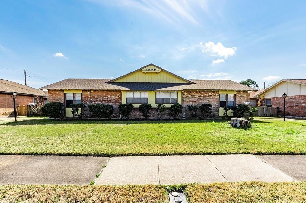 10424 Belfast Rd, Morgans Point, TX 77571