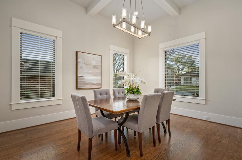3707 Sun Vly Dr, Houston TX  77025-4137 exterior