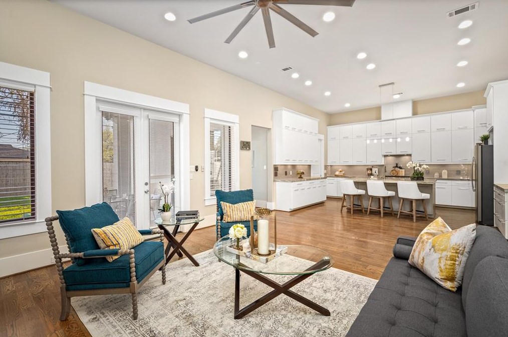 3707 Sun Vly Dr, Houston TX  77025-4137 exterior
