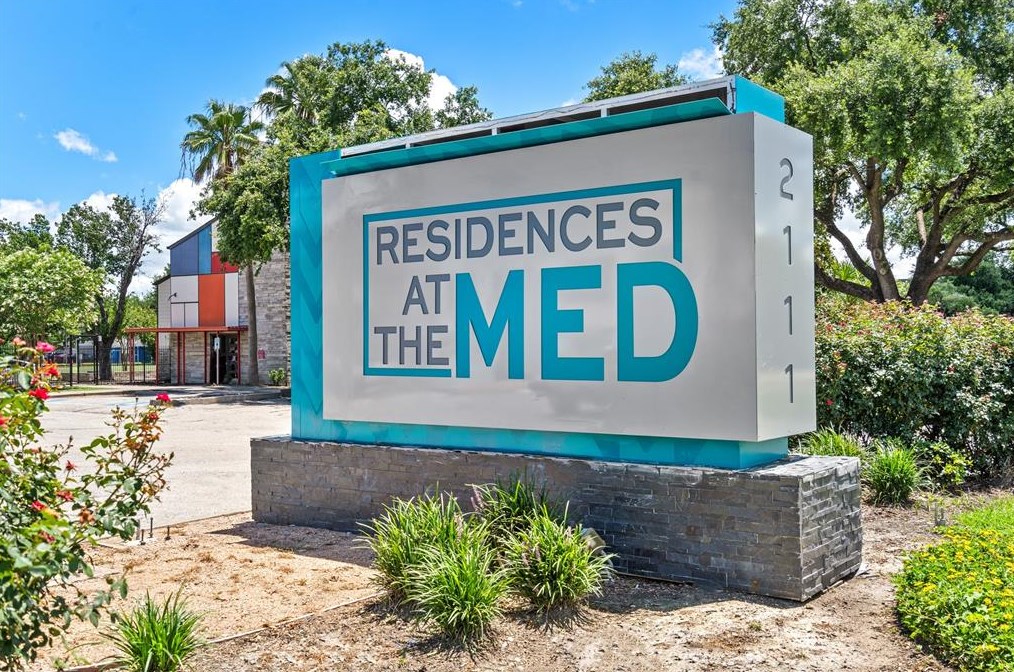 2111 Holly Hall St #105, Houston, TX 77054