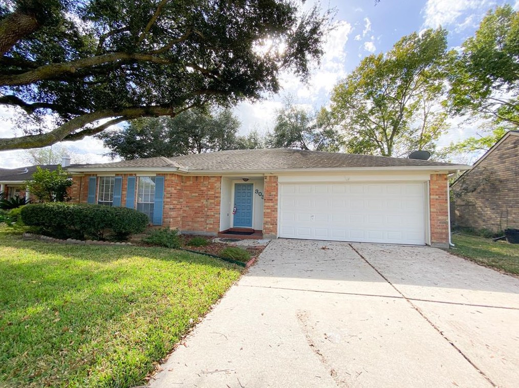 3038 Sleepy Hollow Dr, Sugar Land, TX 77479