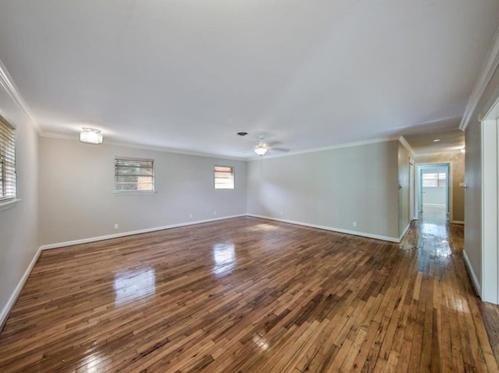 10034 Westview Dr, Houston TX  77055-6006 exterior