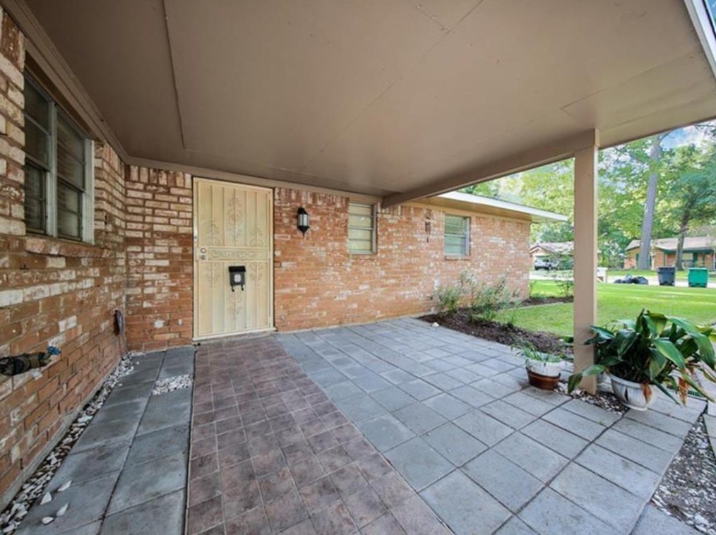 10034 Westview Dr, Houston, TX 77055