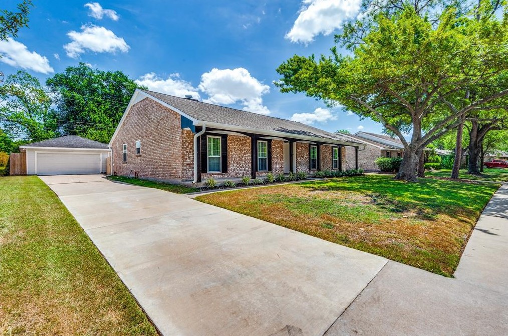 11607 Dunlap St, Houston, TX 77035-2321