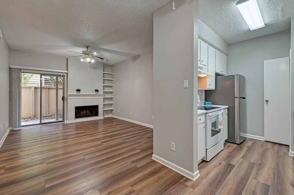 10049 Westpark Dr Apt 135, Houston, TX 77042