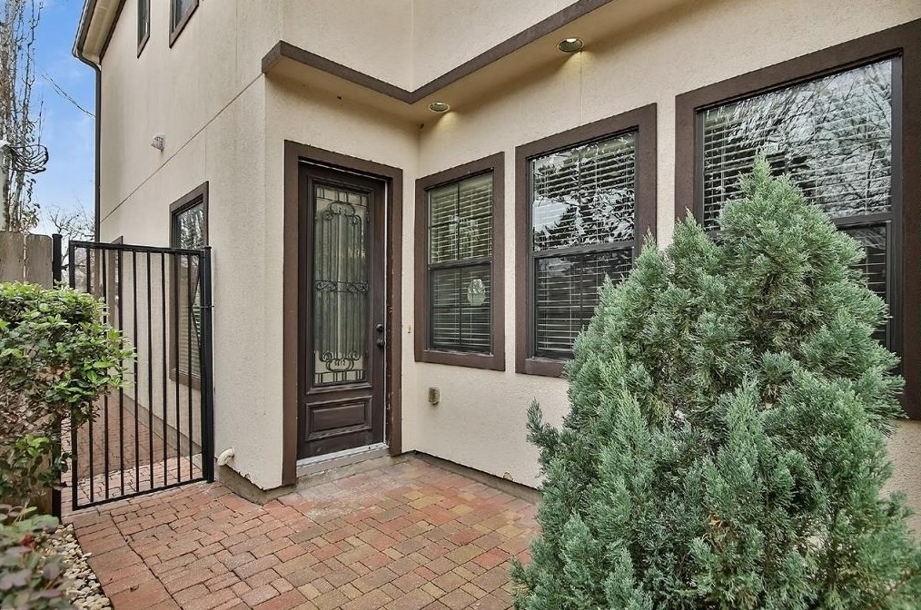5542 Nolda St, Houston TX  77007-4318 exterior