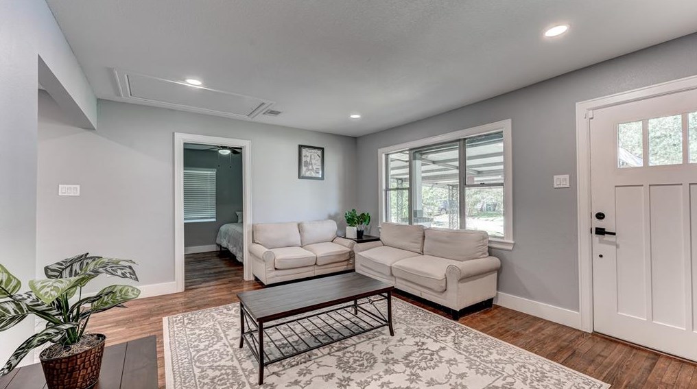 1606 Teanaway Ln, Houston, TX 77029-3218