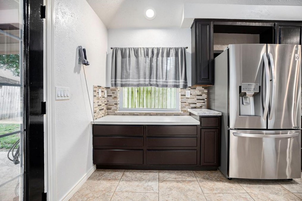846 Maplewood Fls Ct, Houston TX  77062-2143 exterior