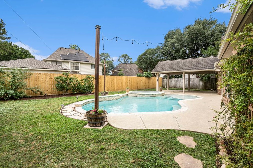 846 Maplewood Fls Ct, Houston TX  77062-2143 exterior