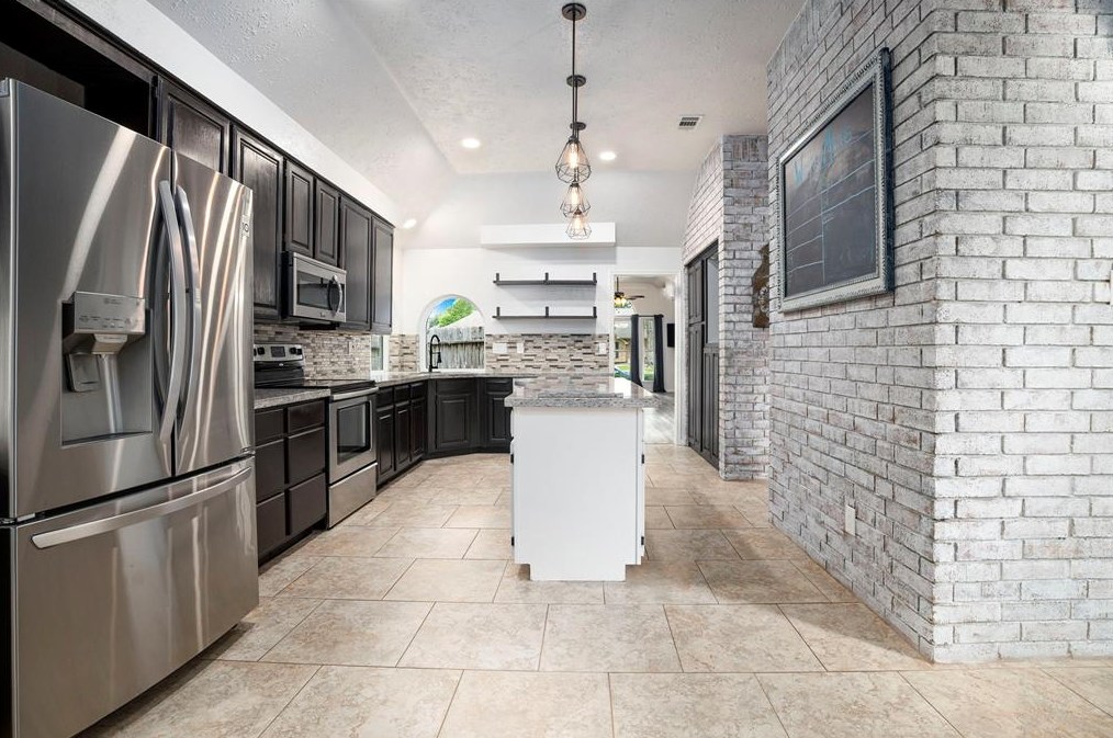 846 Maplewood Fls Ct, Houston TX  77062-2143 exterior