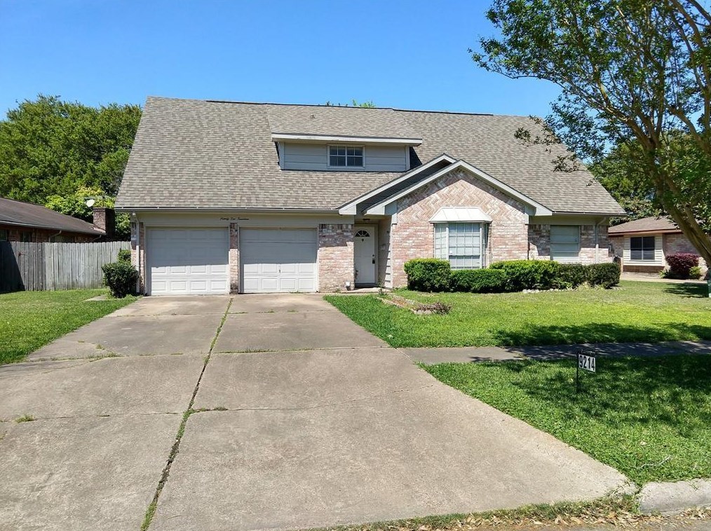 9214 Bankside Dr, Houston, TX 77031