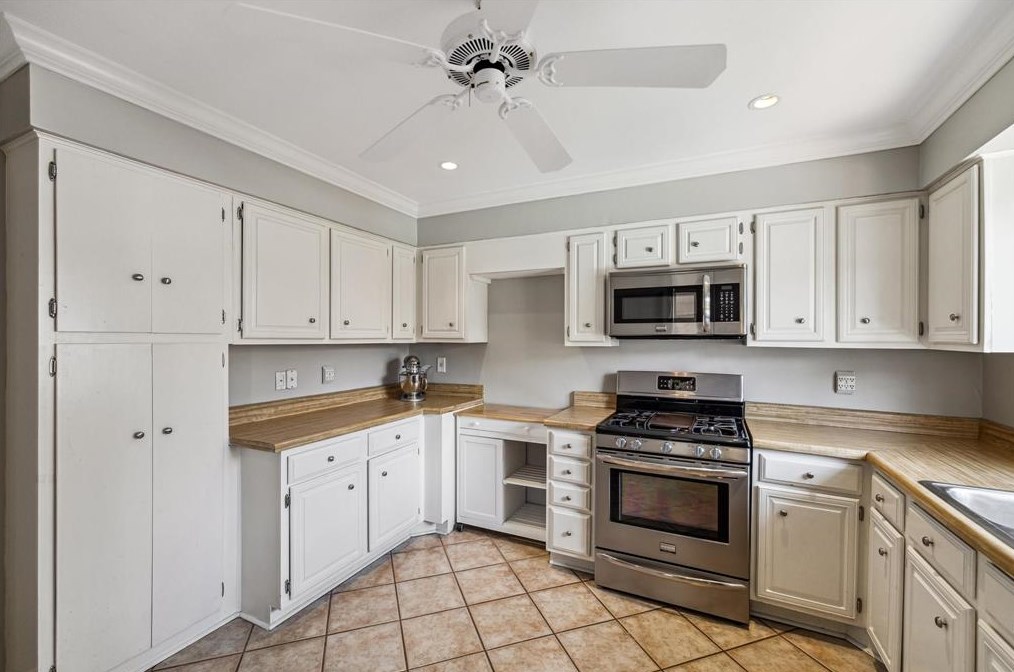 615 Ripple Creek Dr, Houston TX  77057-1011 exterior