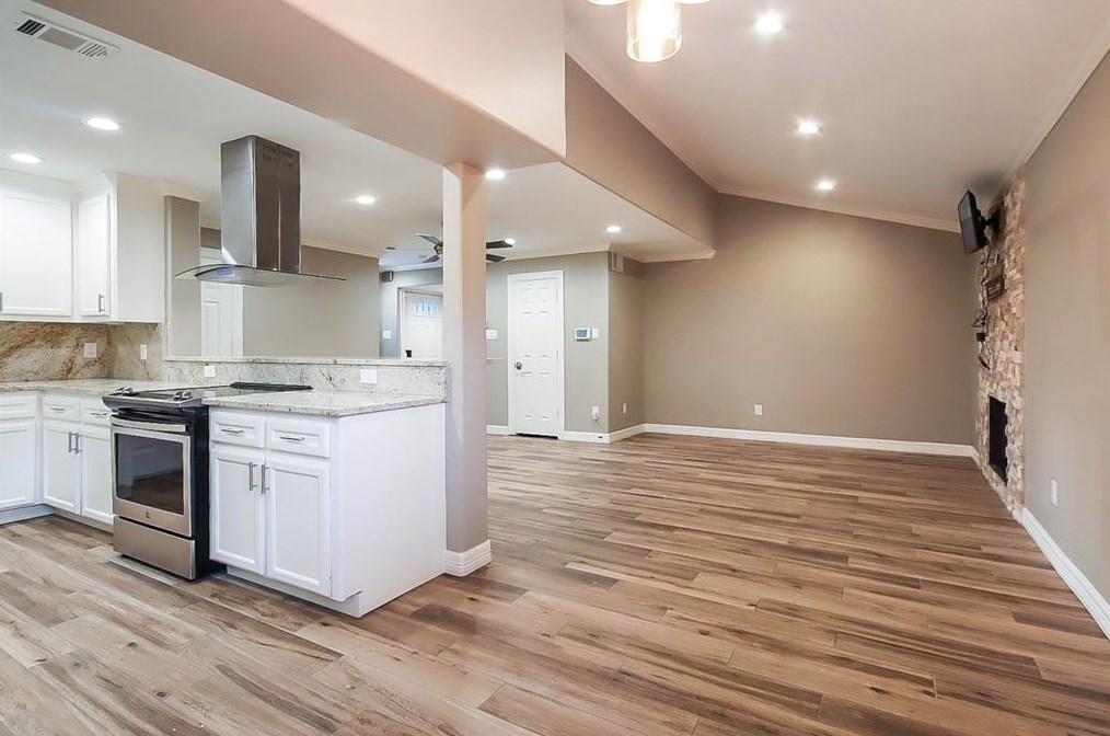 10329 Rockcrest Dr, Houston TX  77041-8833 exterior