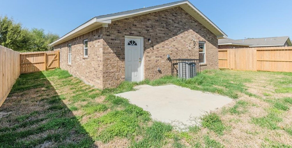 8614 Texas Acorn Ave, Houston TX  77078-1100 exterior