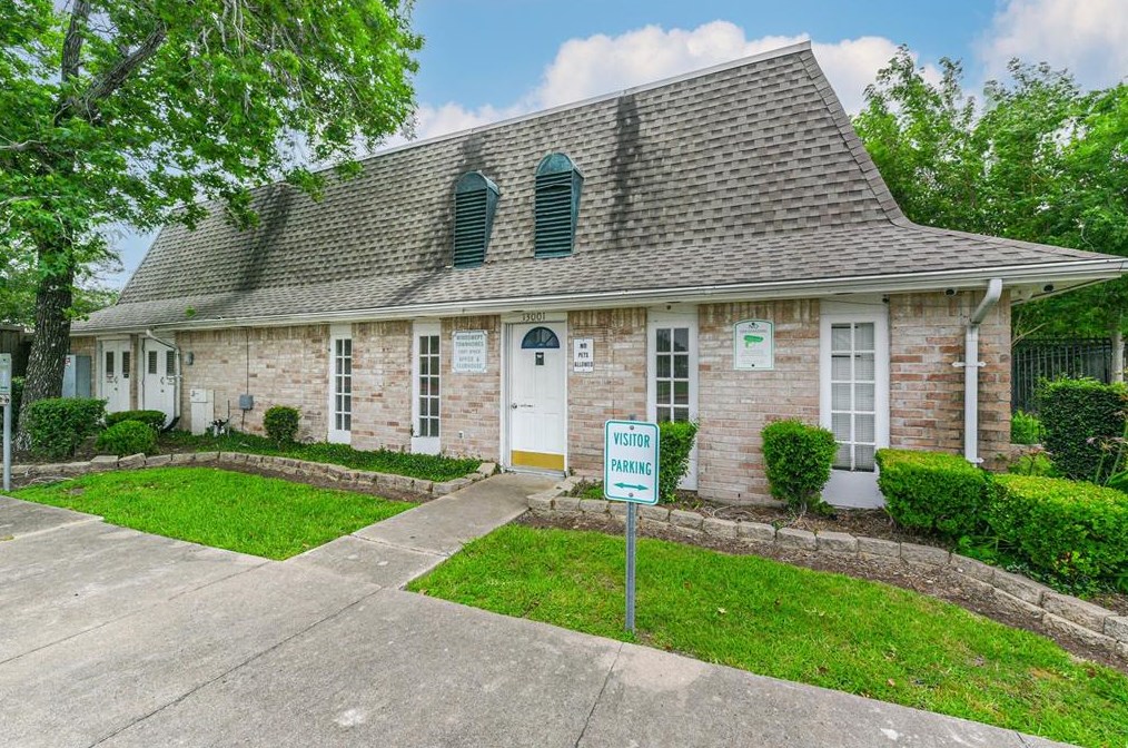 11863 Algonquin Dr, Houston, TX 77089-6202
